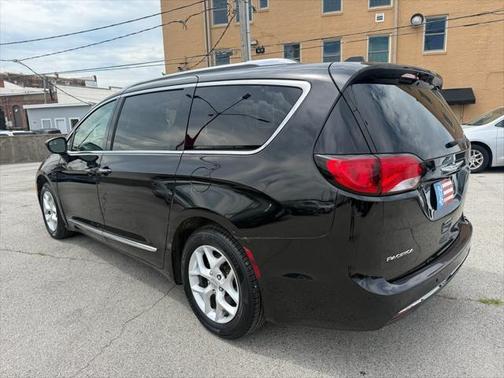 2018 Chrysler Pacifica Touring-L