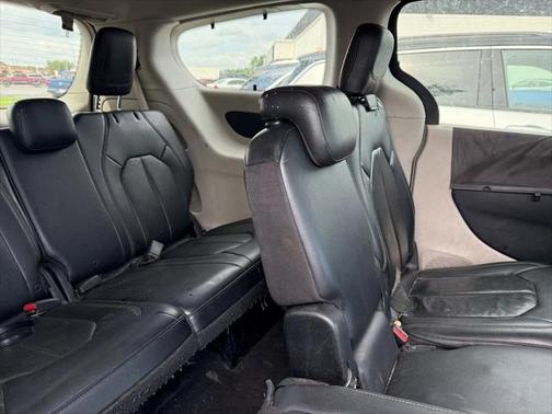 2018 Chrysler Pacifica Touring-L