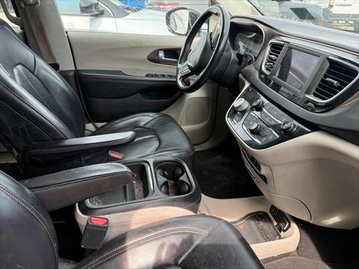 2018 Chrysler Pacifica Touring-L