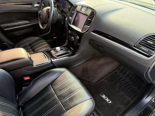2017 Chrysler 300 S