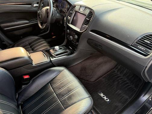 2017 Chrysler 300 S