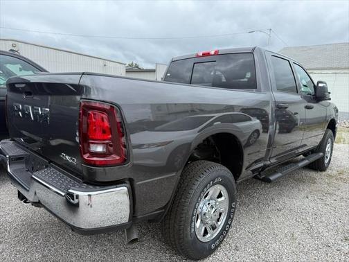 2025 RAM 2500 Tradesman Crew Cab 4x4 6'4' Box