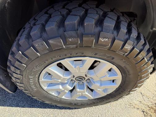 2022 Nissan Frontier SV