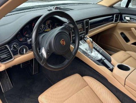 2016 Porsche Panamera 4