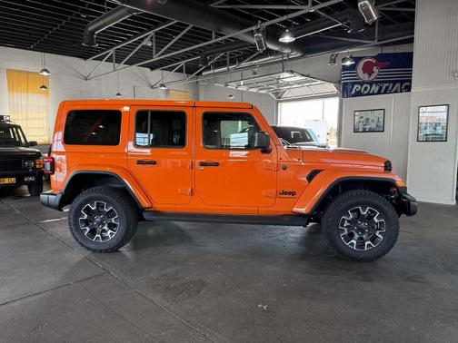 2025 Jeep Wrangler 4-Door Sahara 4x4