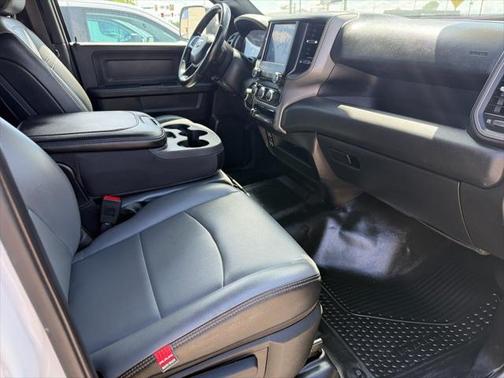 2022 RAM 2500 Tradesman Crew Cab 4x4 8' Box