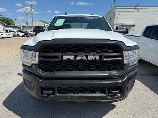 2022 RAM 2500 Tradesman Crew Cab 4x4 8' Box