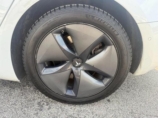 2020 Tesla Model 3 Standard Range