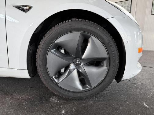 2020 Tesla Model 3 Standard Range