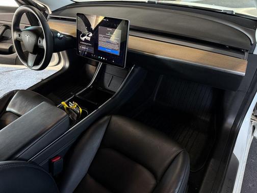 2020 Tesla Model 3 Standard Range