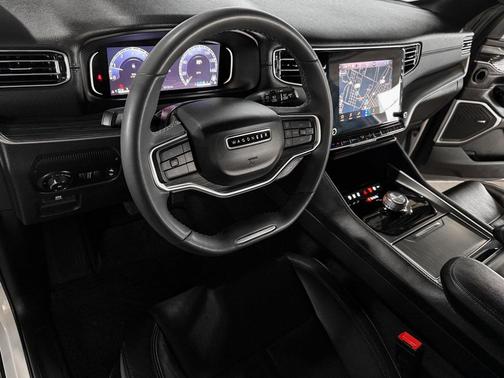 2023 Jeep Wagoneer L Series II 4x2