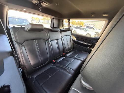 2023 Jeep Wagoneer L Series II 4x2