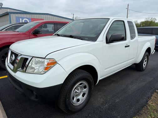 Glacier White 2018 Nissan Frontier S