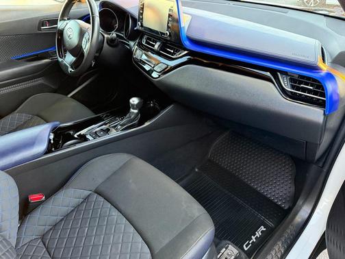 2020 Toyota C-HR XLE