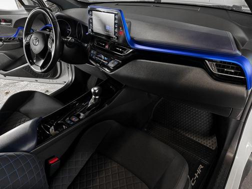2020 Toyota C-HR XLE