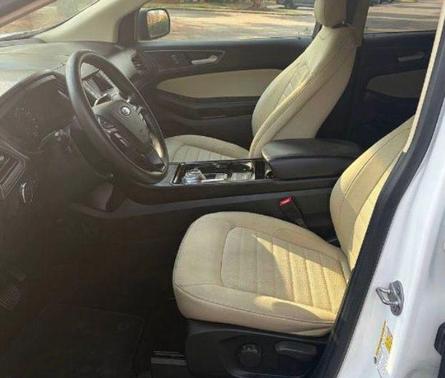 Oxford White 2019 Ford Edge SE