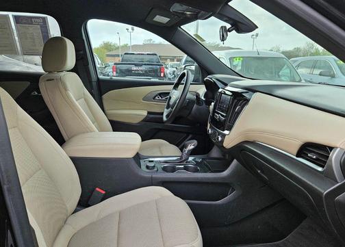 Mosaic Black Metallic 2023 Chevrolet Traverse LS