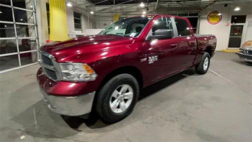 Photo 4 of 24 of 2019 RAM 1500 Classic SLT