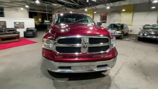 Photo 3 of 24 of 2019 RAM 1500 Classic SLT