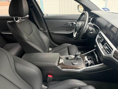 2019 BMW 330 330i