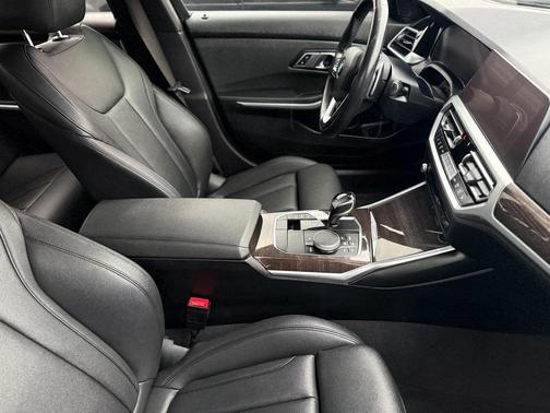 2019 BMW 330 330i