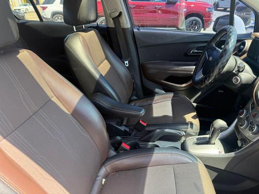 Summit White 2015 Chevrolet Trax LT