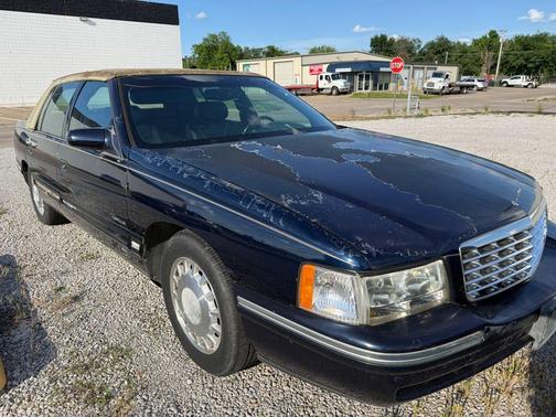 39u 1999 Cadillac DeVille Base