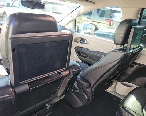 2018 Chrysler Pacifica Hybrid Limited