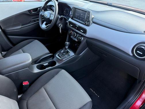 2020 Hyundai KONA SE