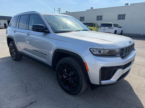 2026 Jeep Grand Cherokee Altitude