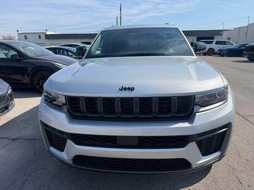 2026 Jeep Grand Cherokee Altitude