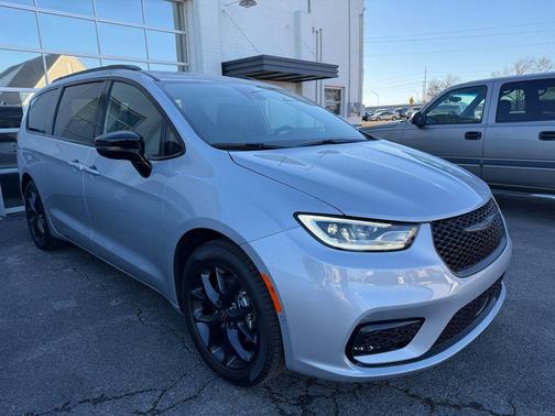 2026 Chrysler Pacifica L