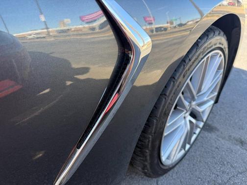 2021 Genesis G70 2.0T RWD