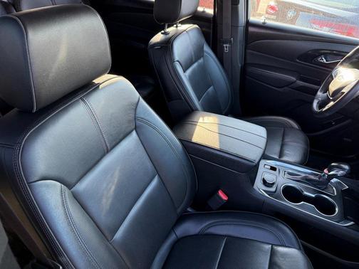 2022 Chevrolet Traverse RS