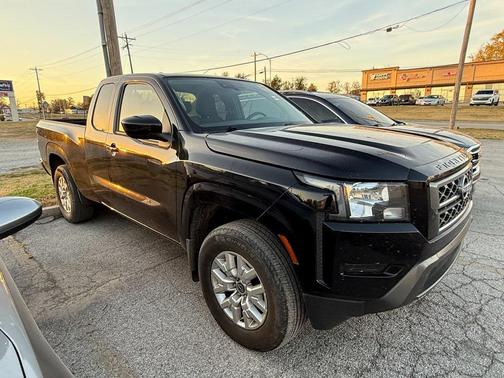 2022 Nissan Frontier SV