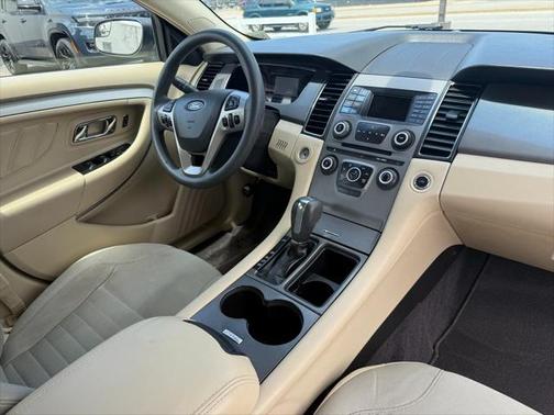 2017 Ford Taurus SE