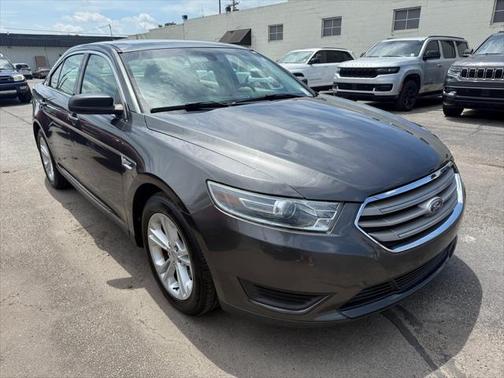 2017 Ford Taurus SE