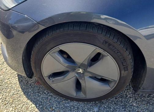 2019 Tesla Model 3 Mid Range