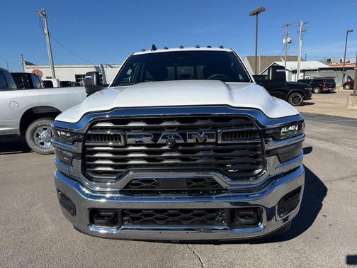 2026 RAM 3500 Tradesman Crew Cab 4x4 8' Box