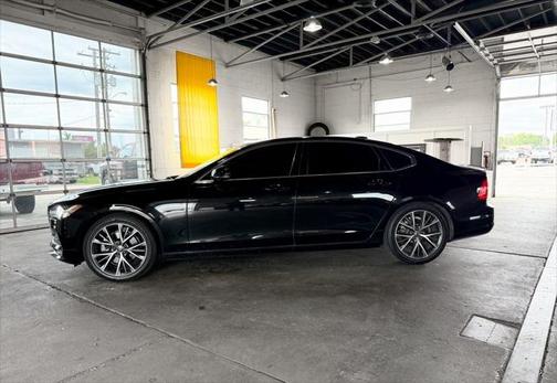 2018 Volvo S90 T5 Momentum