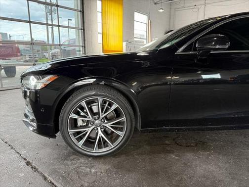 2018 Volvo S90 T5 Momentum