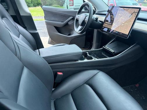 Solid Black 2021 Tesla Model Y Standard Range Rear-Wheel Drive