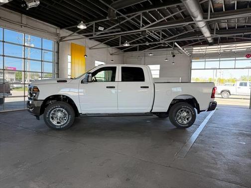 2025 RAM 2500 Tradesman Crew Cab 4x4 6'4' Box