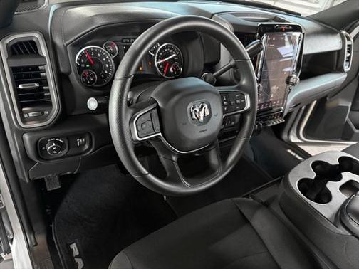 2025 RAM 2500 Tradesman Crew Cab 4x4 6'4' Box