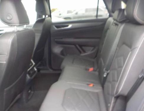 2025 Volkswagen Atlas Cross Sport 2.0T SE w/Technology 4MOTION