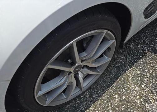 2022 Genesis G70 2.0T RWD