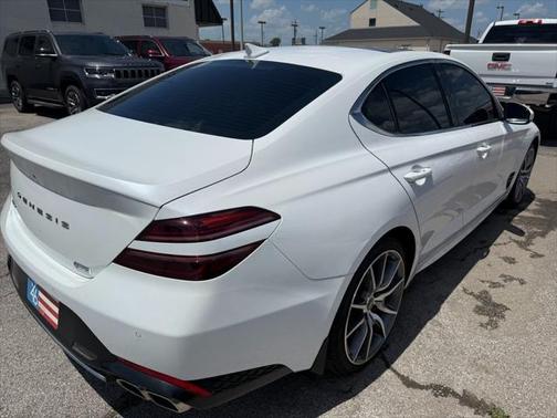 2022 Genesis G70 2.0T RWD