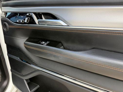 Diamond Black Crystal Pearlcoat 2022 Jeep Grand Wagoneer Series III 4x4