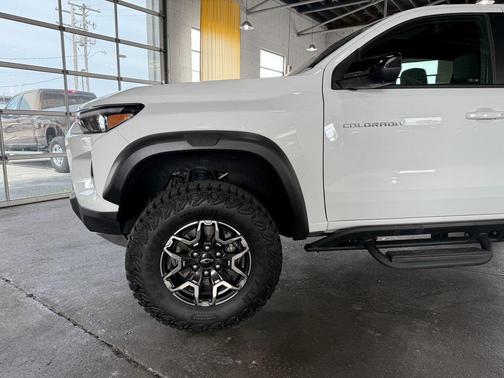 2024 Chevrolet Colorado ZR2