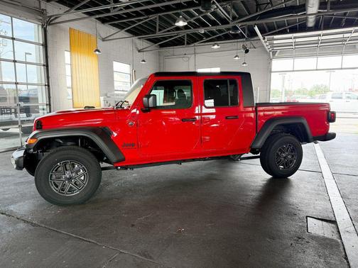 Firecracker Red Clearcoat 2025 Jeep Gladiator Sport S